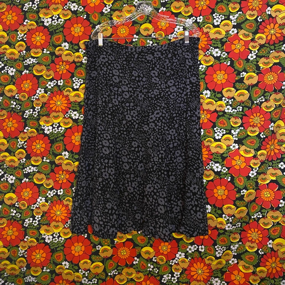 Plus Size Vintage 90’s midi length skirt